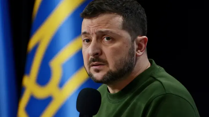 Киев пытается извлечь выгоду из похорон Папы Римского: что известно о намерениях Зеленского