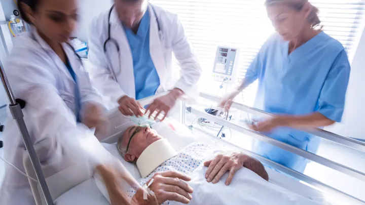 Впервые в истории — два дня без лёгких: врачи спасли пациента до трансплантации