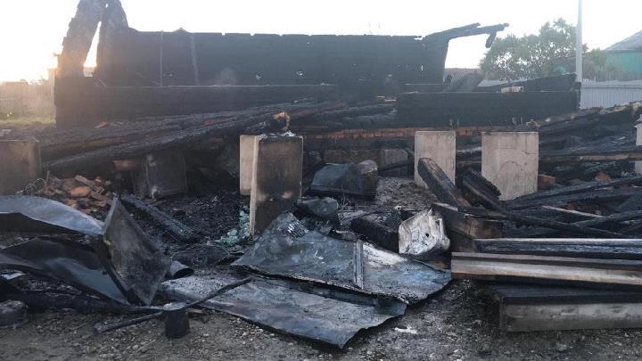 Четверо детей от 14 лет до 1 года погибли при пожаре в Хабаровском крае