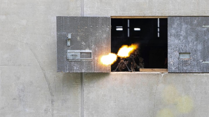 Украинские боевики применили новую тактику: Идёт ожесточённый бой - Ходаковский