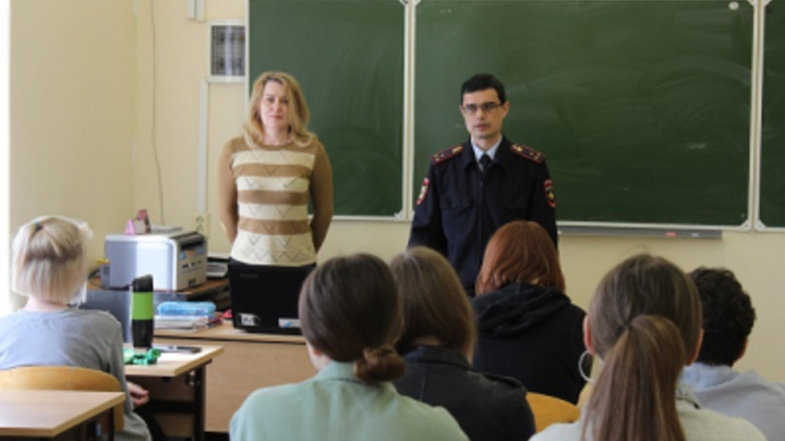 В Самарской области полицейские провели профориентационнные мероприятия со школьниками