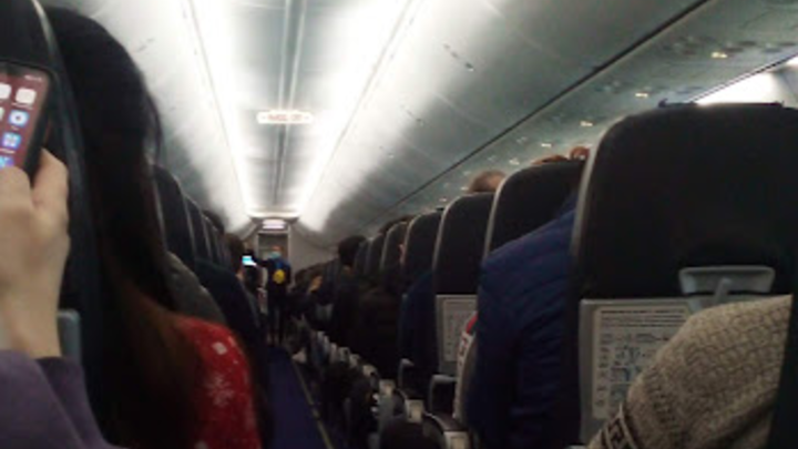 Двоих пьяных мужчин сняли с рейса Якутск-Новосибирск