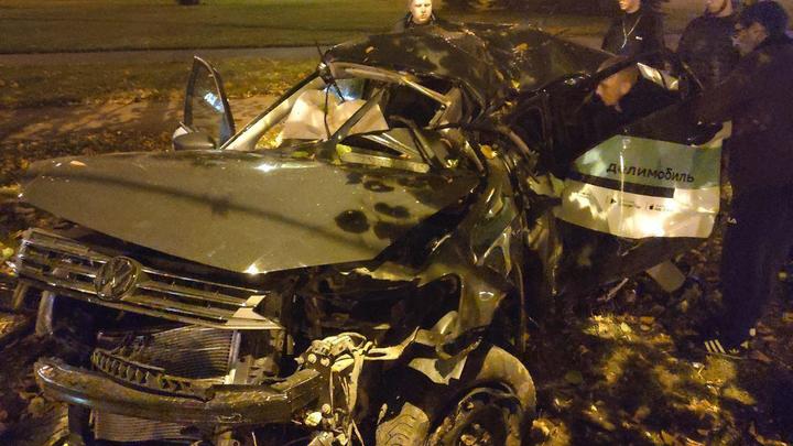 Студенты разбились на каршеринговом авто в Санкт-Петербурге