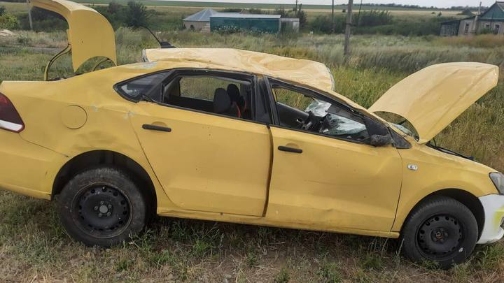 На трассе в Ростовской области опрокинулась машина с 11-летней девочкой