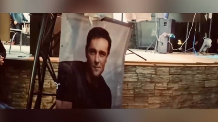 В Краснодаре в парке Солнечный остров идёт концерт в память Юрия Шатунова