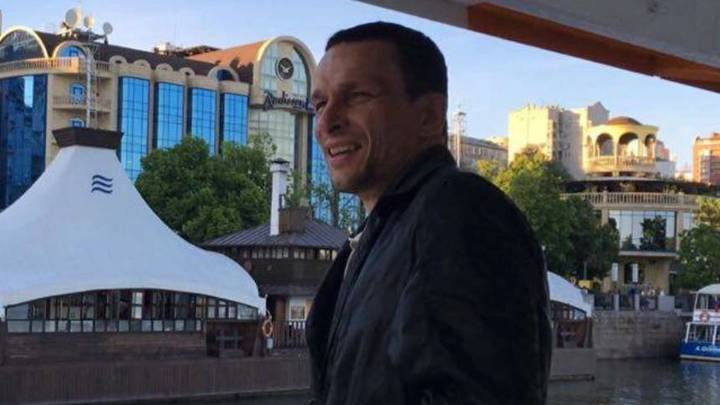 В Сочи мужчину сняли с рейса из-за портфеля, который не прошел по габаритам при повторном досмотре