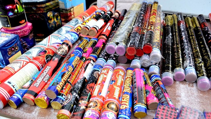 В Краснодаре снесли незаконный ларёк пиротехники, который даже не успел открыться