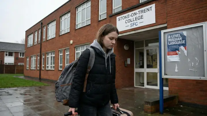 Украинка ушла из колледжа в Англии из-за совета учить русский