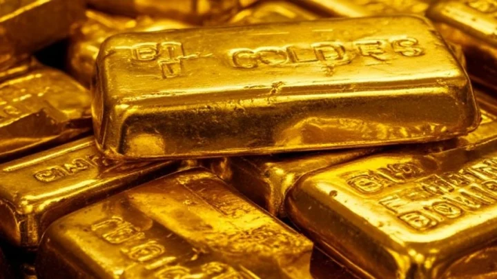 Почему Банк России продаёт резервы и покупает юани вместо золота