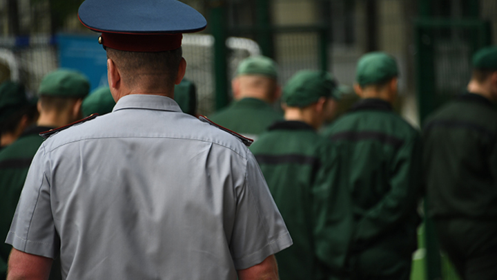 Дочь замначальника колонии из Новосибирска обратилась к Путину и Бастрыкину, чтобы защитить отца