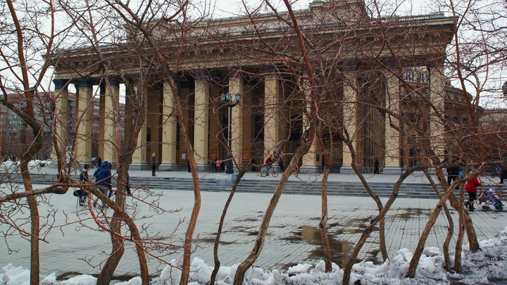 Власти Новосибирска планируют переделать сквер около Оперного театра