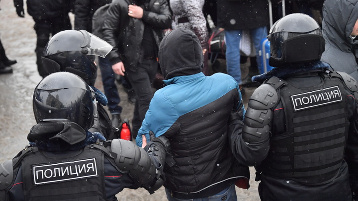 После избиения южанами женщин в Екатеринбурге силовики устроили облаву на овощебазу №4