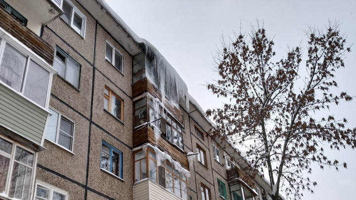 Владимирцев будут штрафовать за сосульки на балконе