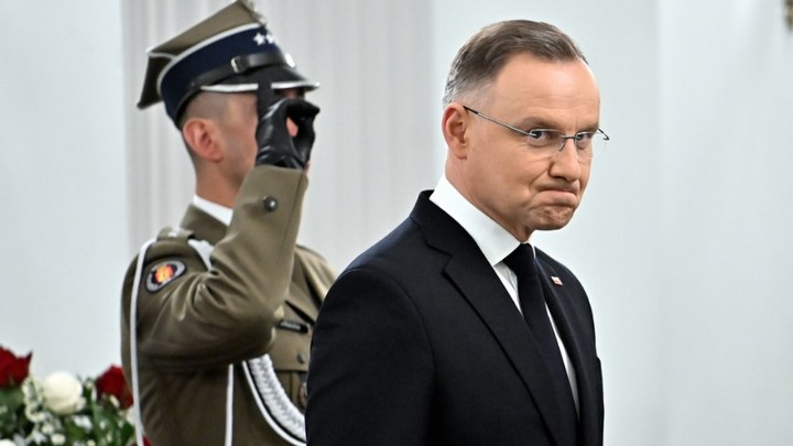 Стала известна судьба пальца Дуды: В Польше раскрыли обстоятельства ЧП с президентом