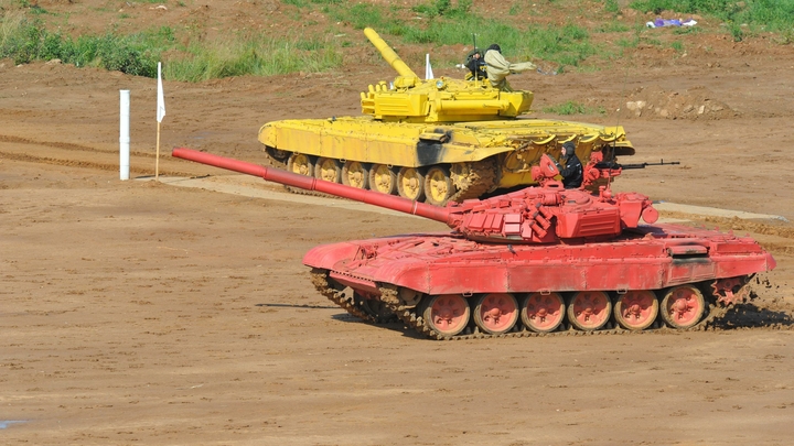 Предложение от всего танка: Лейтенант покорил невесту русскими боевыми машинами