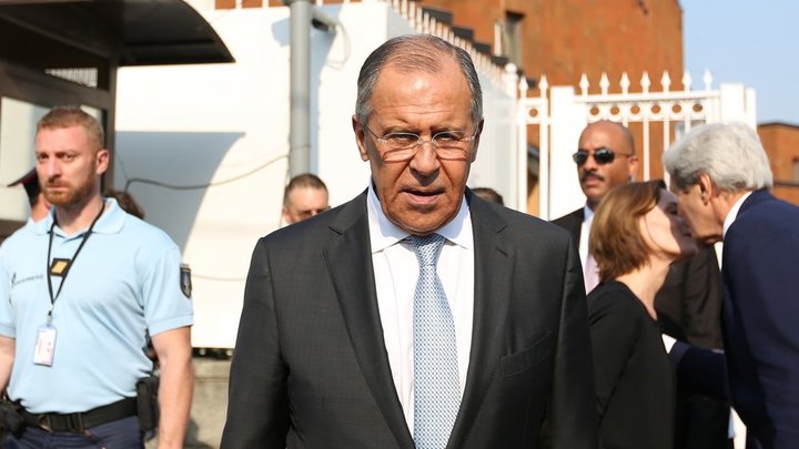 Девочки, вы больные?: Напавшие на российскую делегацию грузинские журналистки обиделись на Лаврова