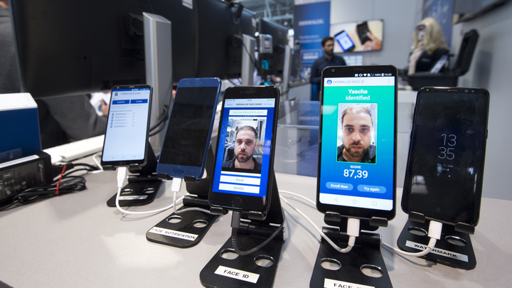 Чиновники подставляют пользователей Госуслуг под опасную проверку