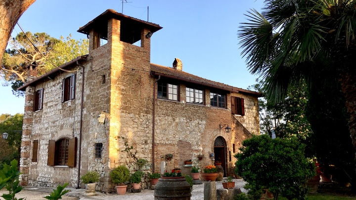 Один евро и всего два условия: В нетронутом COVID районе Италии открылась распродажа домов