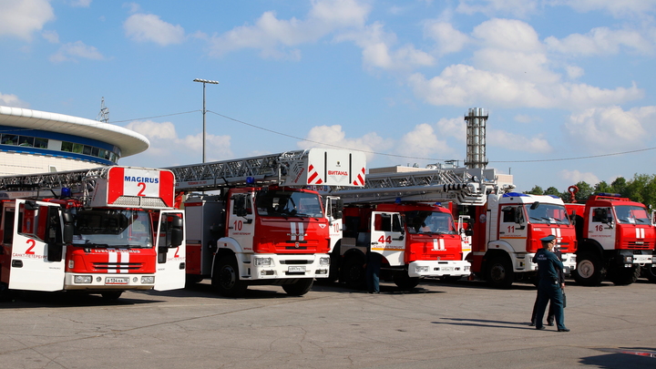 В Сочи утром сгорел частный дом. Очевидцы считают причиной ЧП поджог