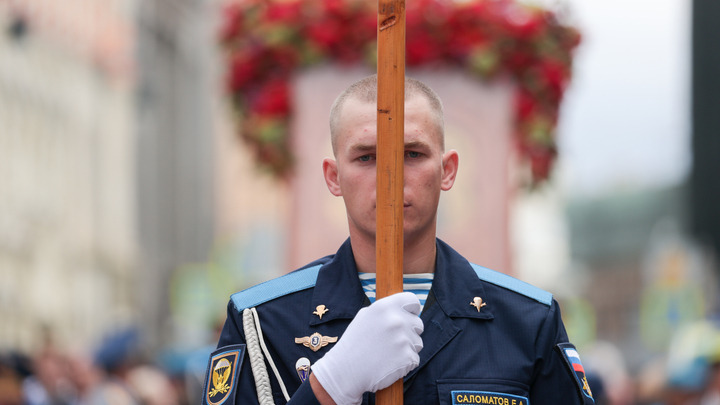 Вера. Традиции. Единство: Крестный ход в Санкт-Петербурге показал, как меняется русская молодёжь
