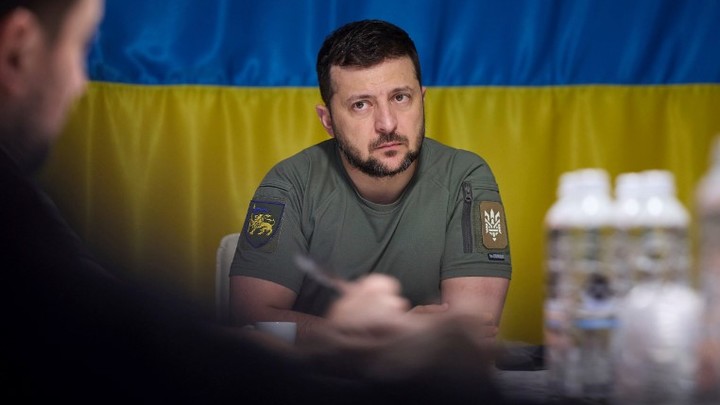 Финальная мясорубка Зеленского: Кива рассказал о последнем шоу президента Украины