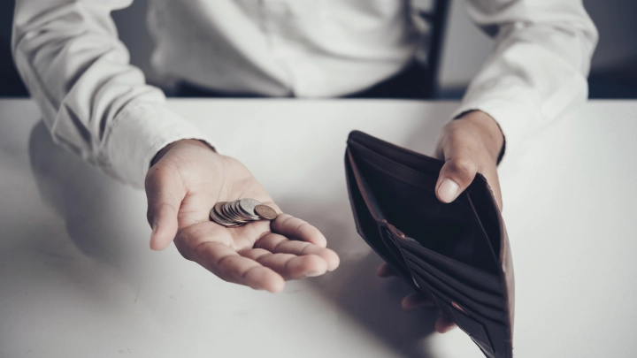 Финляндия стремительно беднеет без русских. Будут ли петербуржцы ездить за покупками к спонсорам ВСУ?