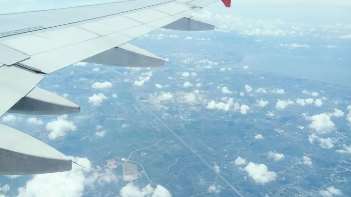 Два самолета чудом не столкнулись над аэропортом Нью-Йорка, пролетев рядом в 150 метрах