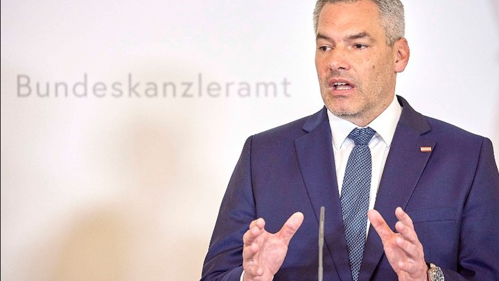 Австрия страдает от роста инфляции. Нехаммер нашёл выход в алкоголе и запрещённых веществах