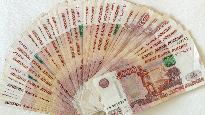 Ждите, скоро придём: На мечты о зарплате в 150 тыс. русские ответили анекдотом