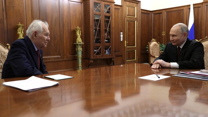 Пригодится: что Леонид Рошаль подарил Владимиру Путину после инаугурации