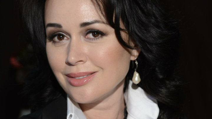 Закрытый гроб Анастасии Заворотнюк и особое место прощания - рядом с Блаженной Матроной: Как проходят похороны актрисы в Москве