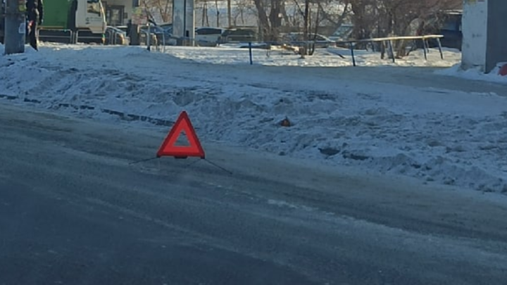 Семья из Курганской области погибла в лобовом ДТП с Мерседесом