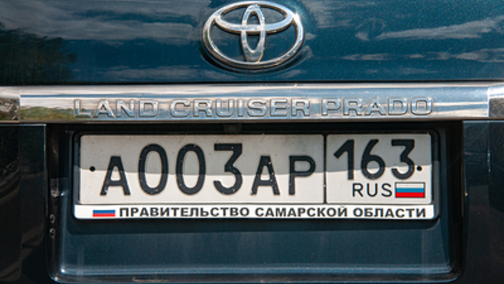 В России ввели новый стандарт для автомобильных номеров