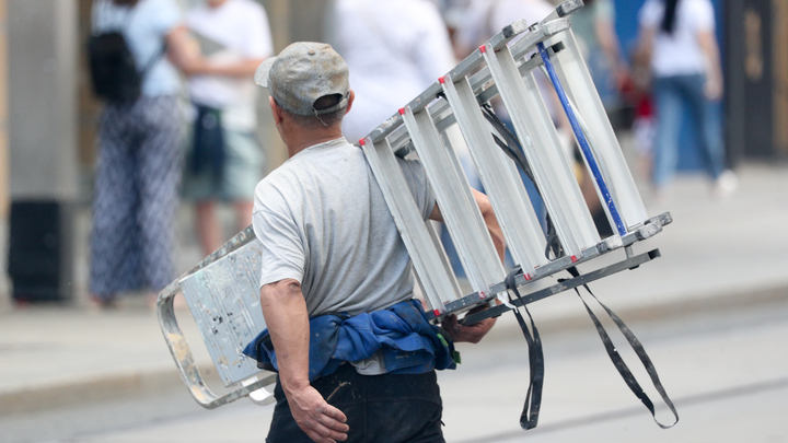 Взбунтовались даже самые терпеливые. Регионы России обрушили главную ложь о мигрантах: Не рвётся в клочья