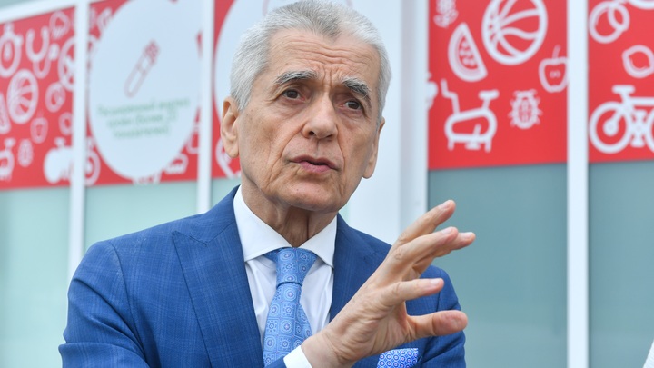 Онищенко уже умоляет женщин снять каблуки: Мужчины того не стоят