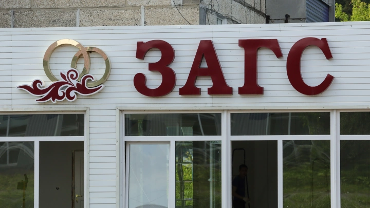 RT: Жена офицера-предателя Ступникова развелась с ним. Её телефон оказался чист