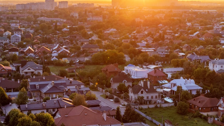 Семья полицейских из Краснодара скрывала миллиарды: гостиницу, ТЦ и автозаправку