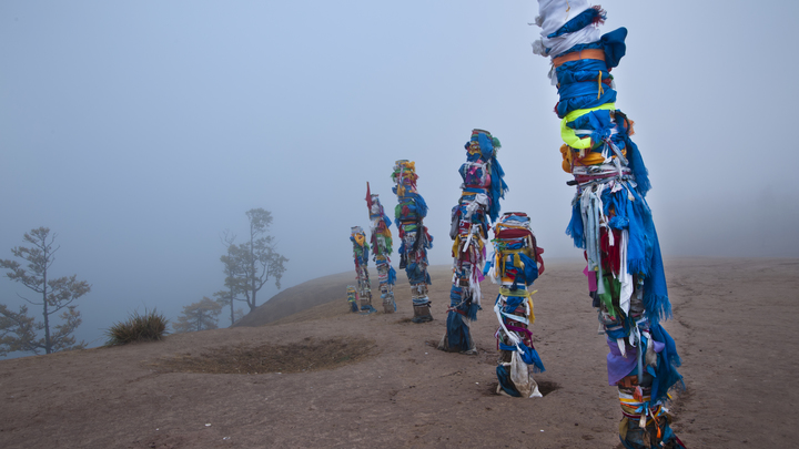 В ход пошли шаманы: Ради похабного мира Запад обратился к ритуалам