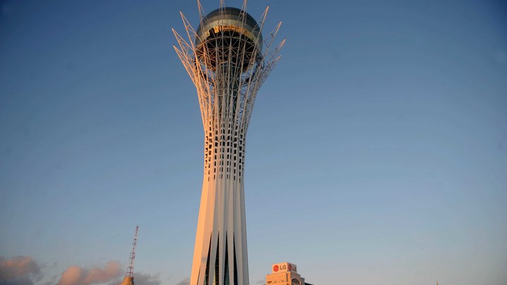 Политолог о националистическом угаре в Казахстане: Мы туда войдём, и Запад не поможет