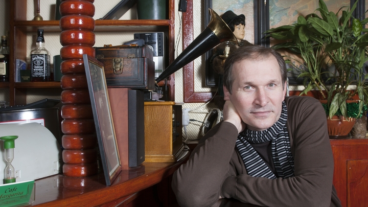 Она с нами не снималась: Добронравов подтвердил отсутствие Артемьевой в Сватах