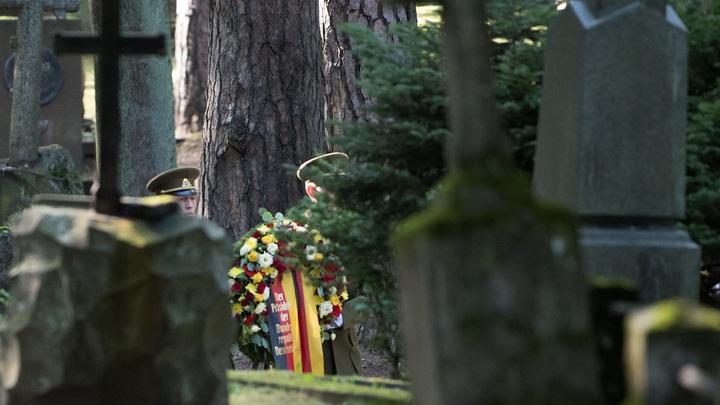 Кощунство Литвы над советскими воинами влетит ей в копеечку