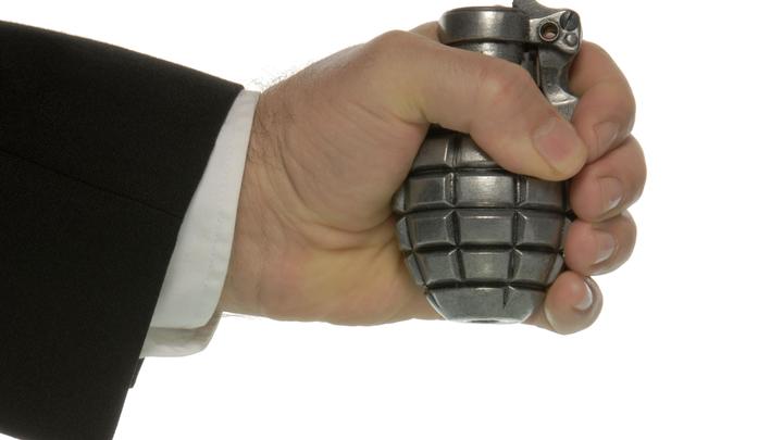 Неизвестный угрожает взорвать здание правительства Украины