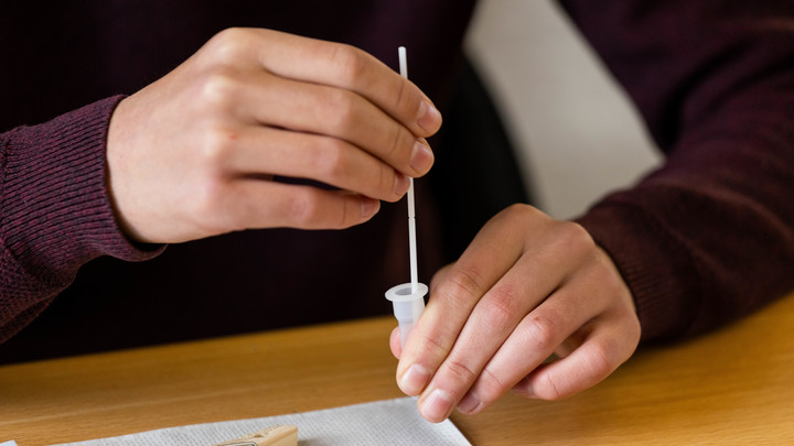 Когда прививка может сработать наоборот: Профессор заявила о тревожной догадке