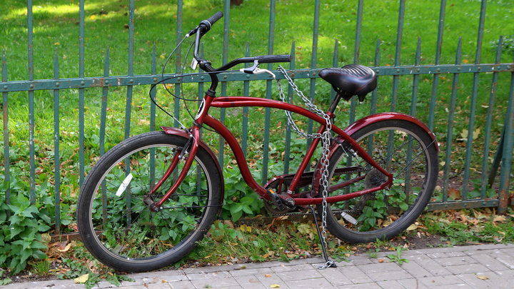 От прогулок на велосипеде осенью лучше отказаться: Об опасности предупредил врач