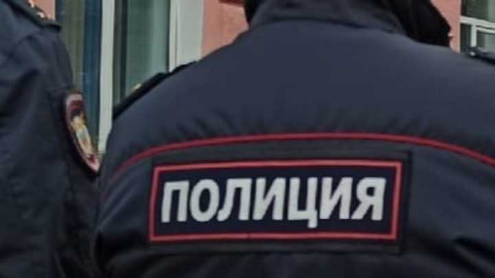 В Краснодаре в районе трамвайного депо обнаружили кровавые следы и грязные кроссовки