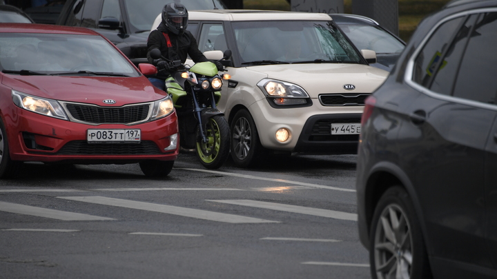 Мотоциклист погиб после столкновения с такси возле парка Краснодар