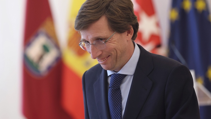 Мэр Мадрида пообещал отправить украинцев на родину и оскорбил русских