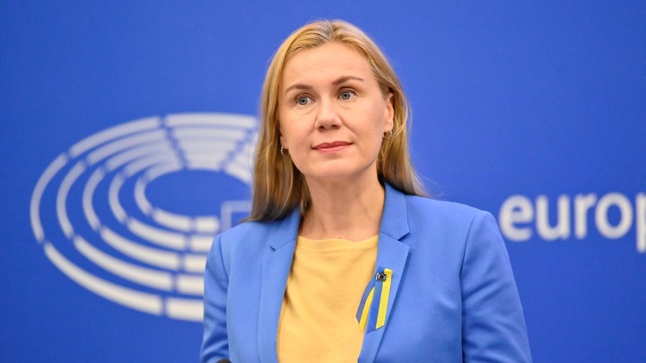 Зеленский сообщил еврокомиссару Кадри Симсон о критических повреждениях энергоинфраструктуры Украины