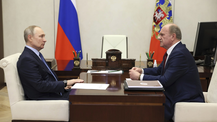 Макрон, не завидуй: Зюганов рассказал, почему Путин звонит ему по ночам