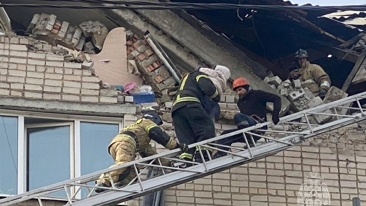В жилом доме в Нижнекамске взорвался газ. Есть пострадавшие